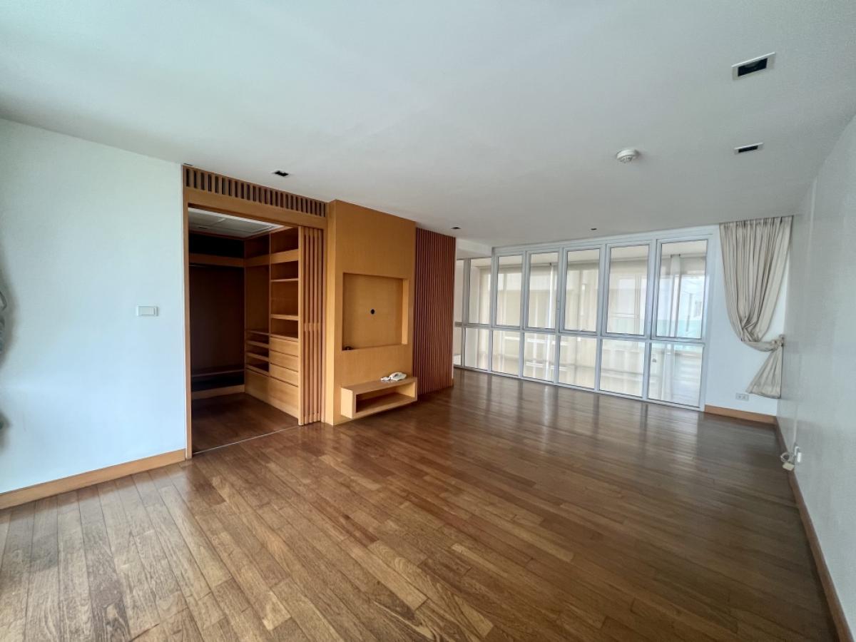 ขายบ้านสุขุมวิท อโศก ทองหล่อ : 📢👇 Luxury 5-storeys , 2 combine house  for sale , with in-house lift, layout functional , 2 double volume living room1 hometheatre, 1 work-out room with jacuzzi