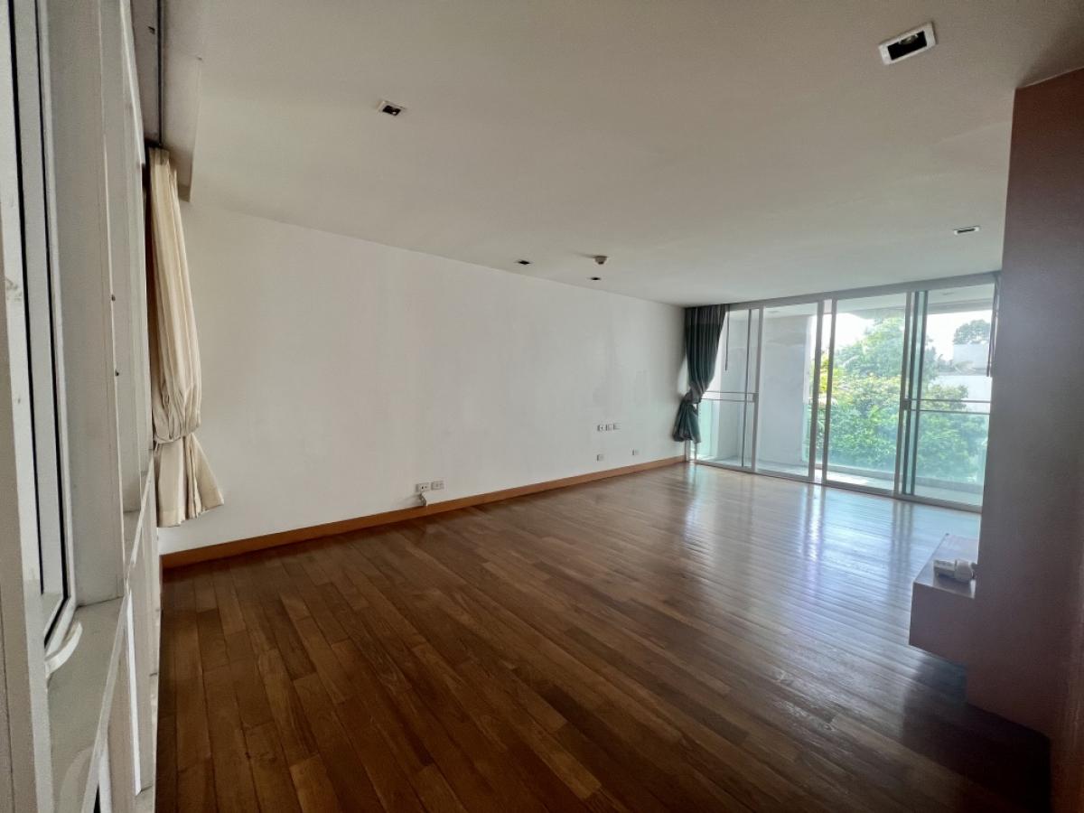 ขายบ้านสุขุมวิท อโศก ทองหล่อ : 📢👇 Luxury 5-storeys , 2 combine house  for sale , with in-house lift, layout functional , 2 double volume living room1 hometheatre, 1 work-out room with jacuzzi