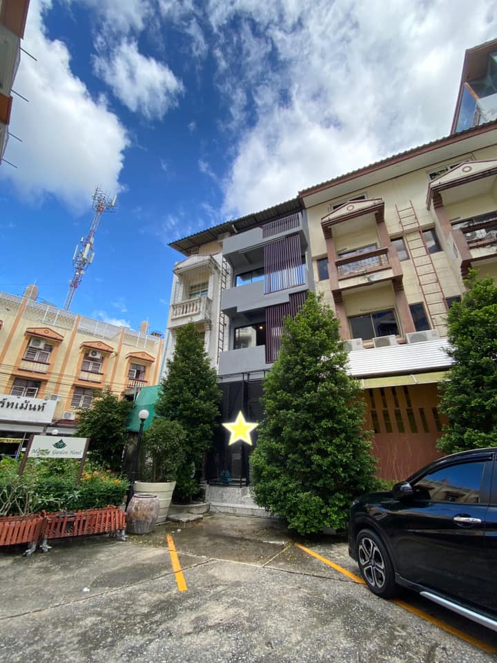 ให้เช่าทาวน์โฮมเกษตรศาสตร์ รัชโยธิน : ให้เช่า อาคารพาณิชย์ 4 ชั้น ขนาดใหญ่ ห้องริม ใกล้ ม.เกษตร