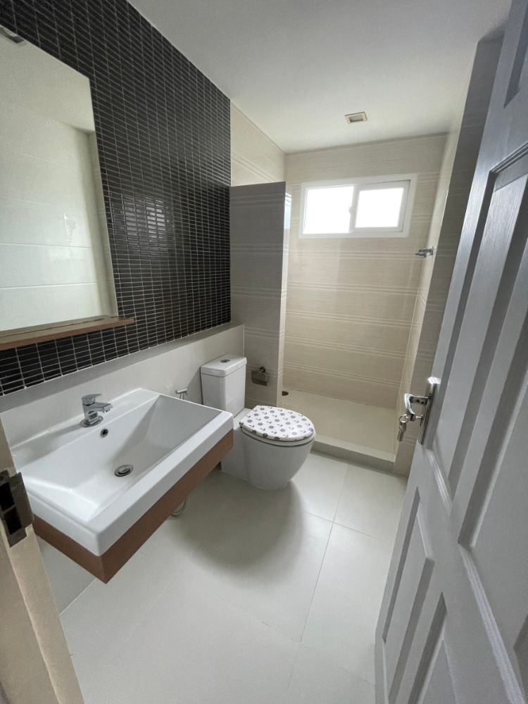 For SaleHousePinklao, Charansanitwong : Urgent sale, beautiful 2-story house, 72.10 sq m, Casa Legend Ratchaphruek-Pinklao Village.