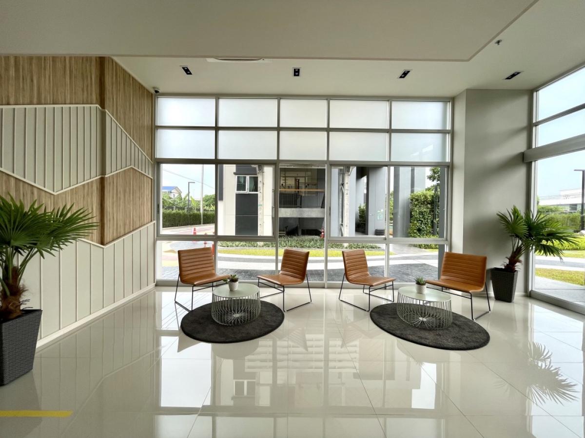 For SaleCondoPinklao, Charansanitwong : Lumpini Park Borommaratchachonnani - Sirindhorn 🍃New condo ready to move in 🏙️🌇Resort style, shady, provides privacy..convenient transportation.