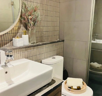 For RentCondoSiam Paragon ,Chulalongkorn,Samyan : Cooper Siam 51 sq.m. Sell & Rent Eng 中 日 Please add LINE ID @806qphgn o8415o5483