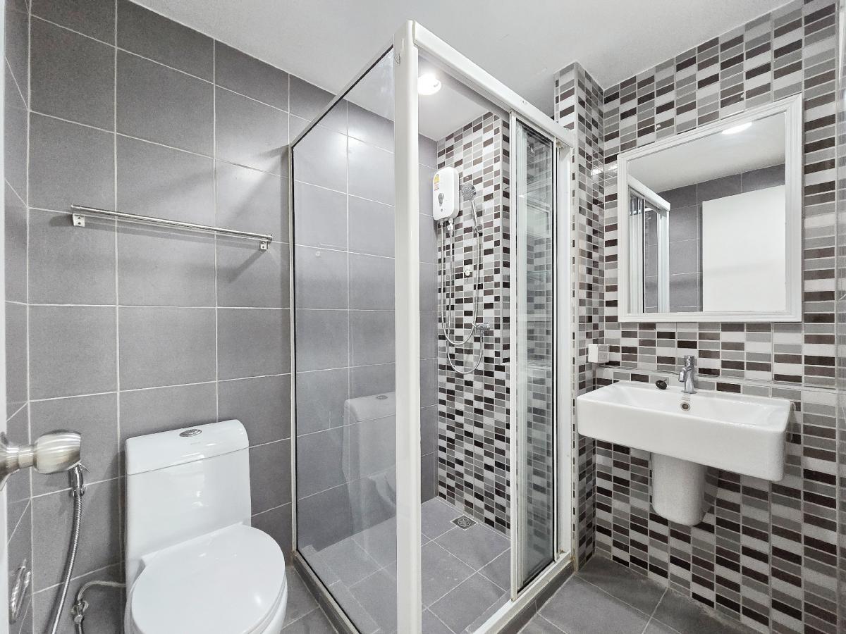 For SaleCondoRamkhamhaeng, Hua Mak : 🌟 Discover a unique living experience at D Condo Ramkhamhaeng 9 🌟 Convenient for every journey with proximity to Airport Link Ramkhamhaeng