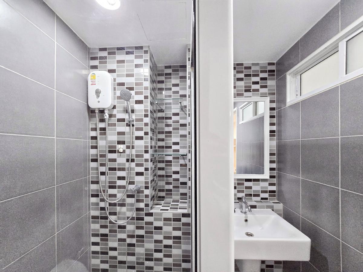 For SaleCondoRamkhamhaeng, Hua Mak : 🌟 Discover a unique living experience at D Condo Ramkhamhaeng 9 🌟 Convenient for every journey with proximity to Airport Link Ramkhamhaeng