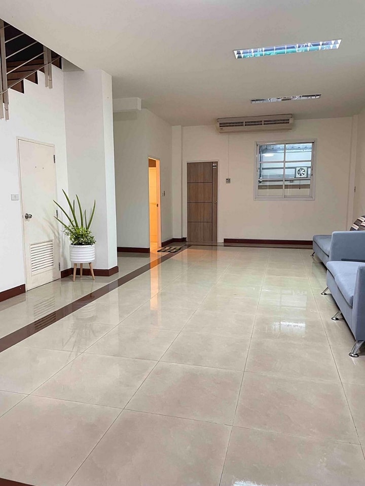 For SaleHome OfficeKaset Nawamin,Ladplakao : S-PSK101 Home office, Soi Prasert Manukit 45, size 32 sq m., 4 floors, usable area 311 sq m., 3 bedrooms, 2 bathrooms, 6.7 million. 064-959-8900