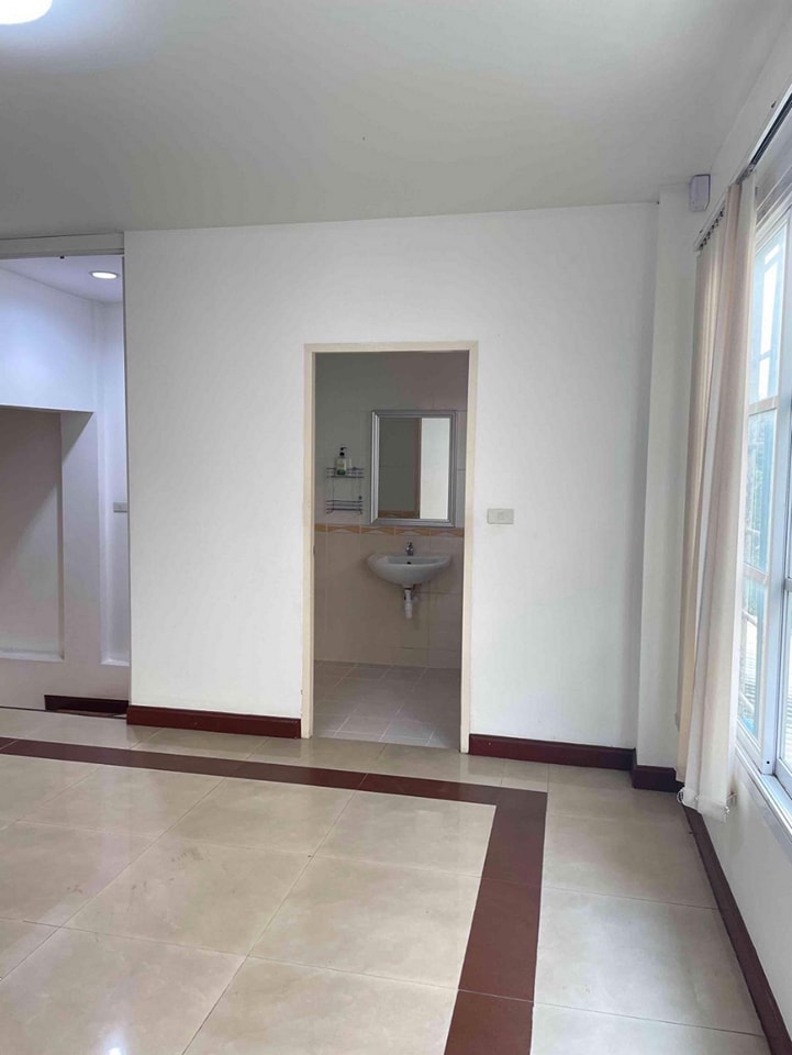 For SaleHome OfficeKaset Nawamin,Ladplakao : S-PSK101 Home office, Soi Prasert Manukit 45, size 32 sq m., 4 floors, usable area 311 sq m., 3 bedrooms, 2 bathrooms, 6.7 million. 064-959-8900