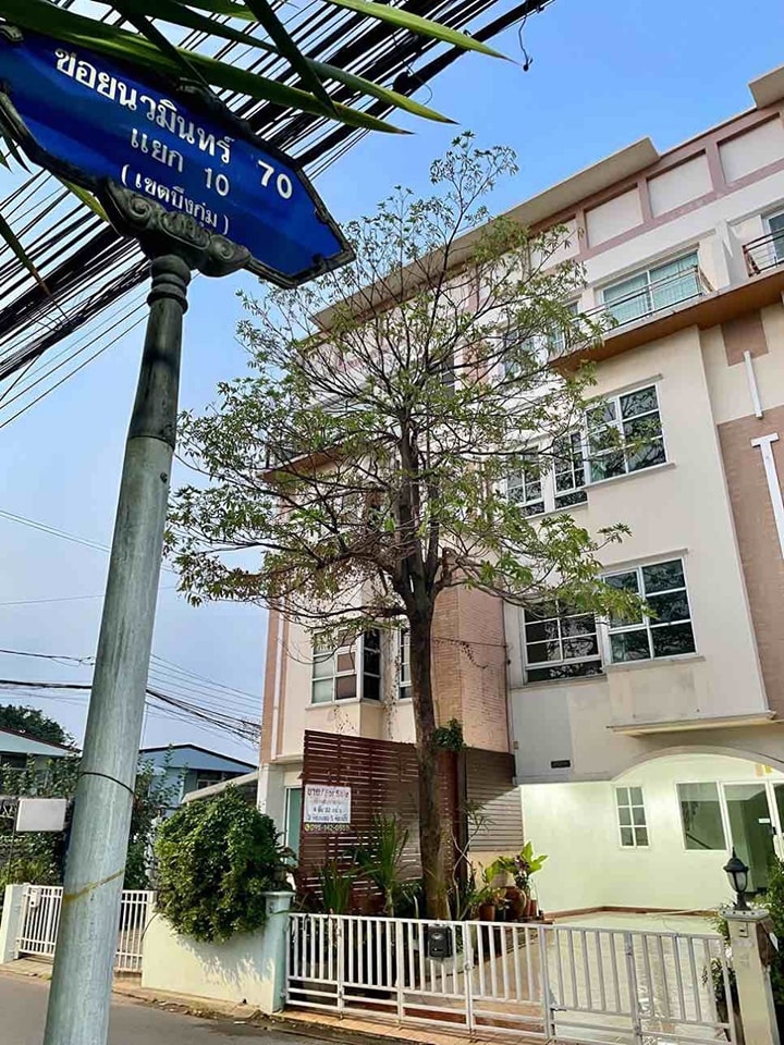 For SaleHome OfficeKaset Nawamin,Ladplakao : S-PSK101 Home office, Soi Prasert Manukit 45, size 32 sq m., 4 floors, usable area 311 sq m., 3 bedrooms, 2 bathrooms, 6.7 million. 064-959-8900