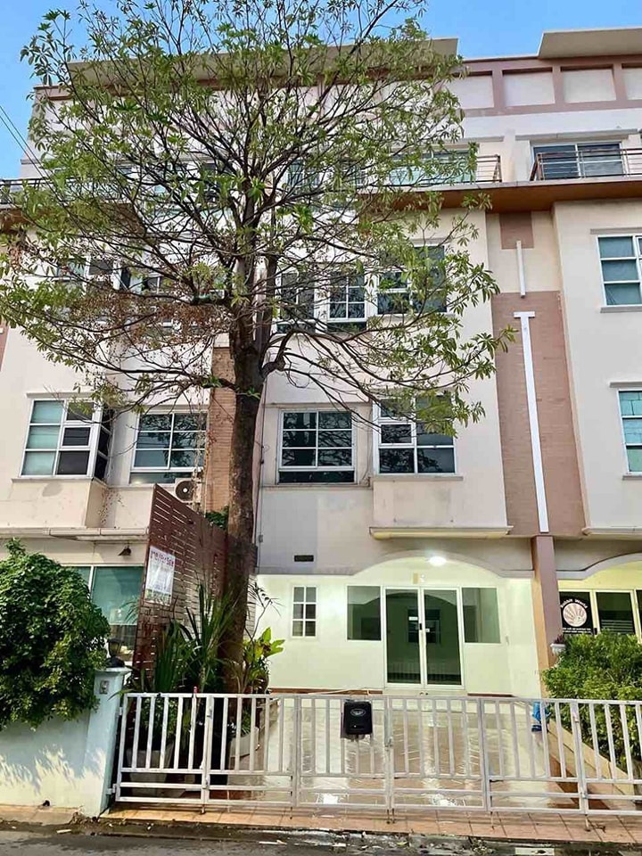 For SaleHome OfficeKaset Nawamin,Ladplakao : S-PSK101 Home office, Soi Prasert Manukit 45, size 32 sq m., 4 floors, usable area 311 sq m., 3 bedrooms, 2 bathrooms, 6.7 million. 064-959-8900