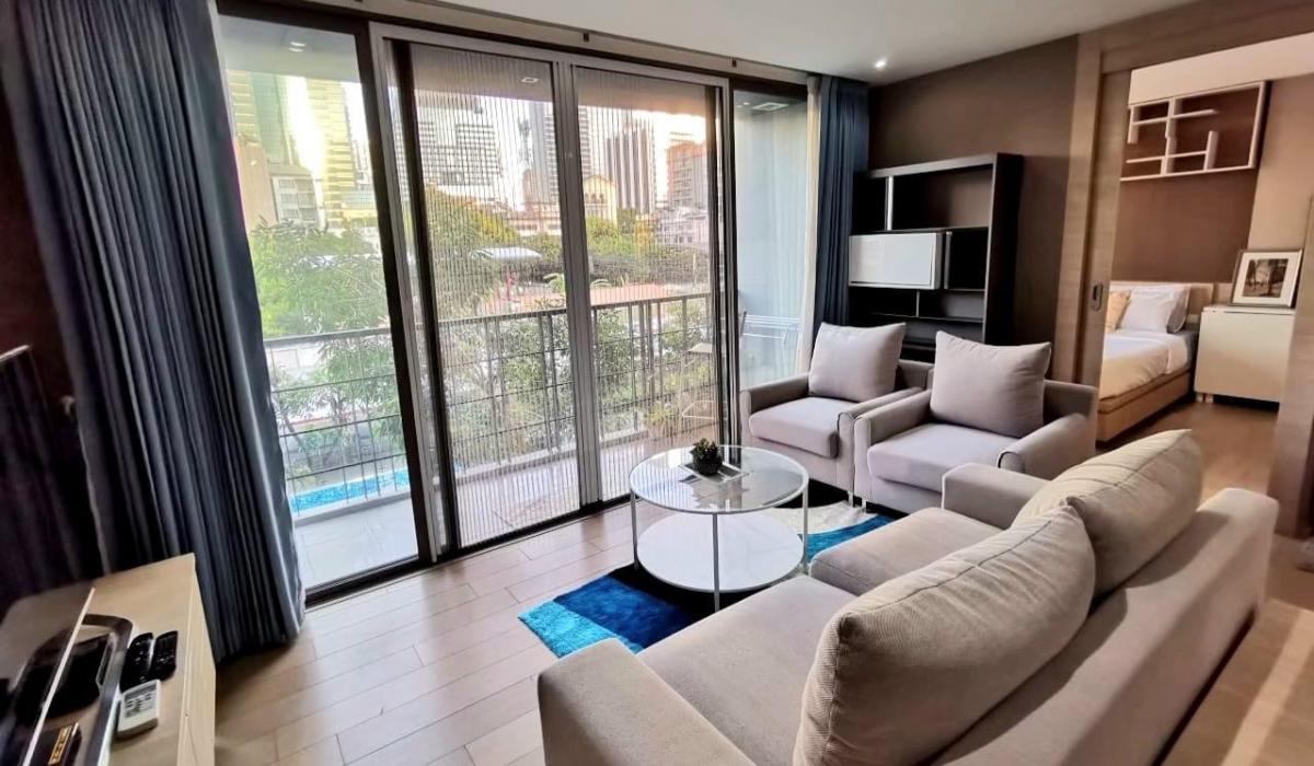 For SaleCondoSilom, Saladaeng, Bangrak : 📢👇Special combine unit in low rise condo, fully furnished, unblocked view, good location as easily traveling in many routes : Soi Silom 3, Narathiwat 3, Sathorn 6-8, and Convent Alley.