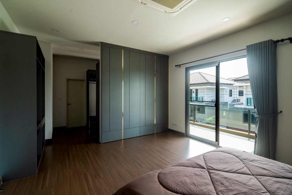 ขายบ้านบางนา แบริ่ง ลาซาล : บ้านเดี่ยวหรูหลังใหญ่ ในซอยราชวินิต บางแก้ว พร้อมเฟอร์ฯและเครื่องใช้ไฟฟ้า ใกล้ทางด่วนและเมกาบางนา