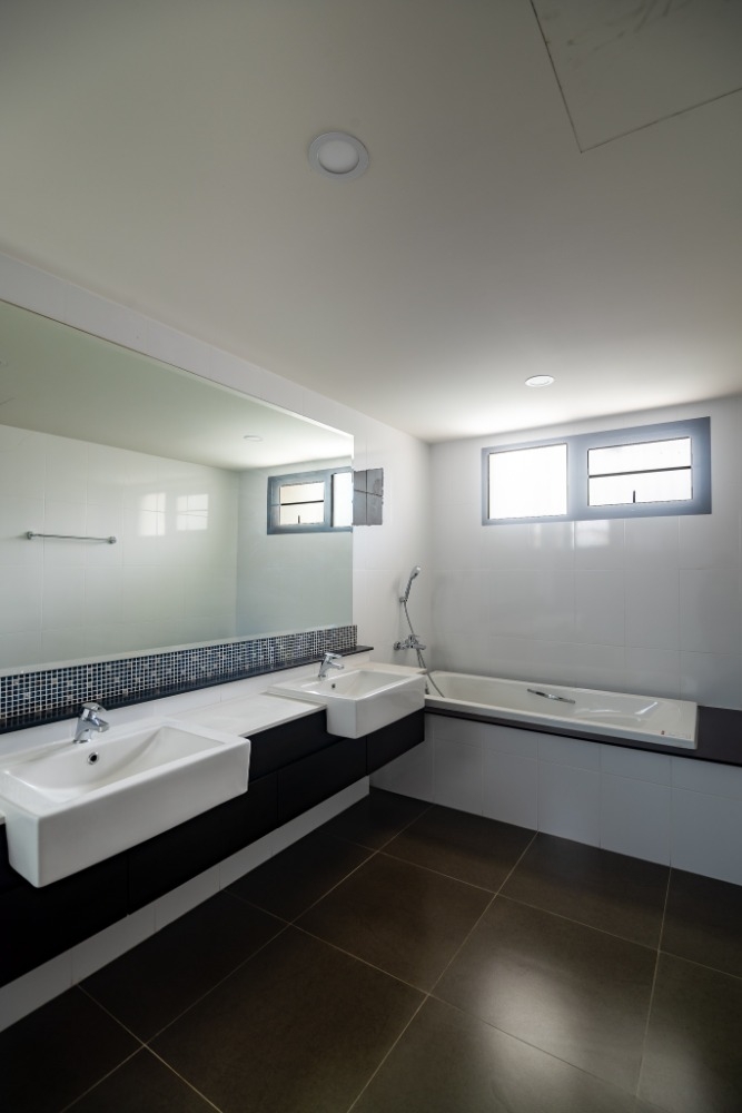 ขายบ้านบางนา แบริ่ง ลาซาล : บ้านเดี่ยวหรูหลังใหญ่ ในซอยราชวินิต บางแก้ว พร้อมเฟอร์ฯและเครื่องใช้ไฟฟ้า ใกล้ทางด่วนและเมกาบางนา