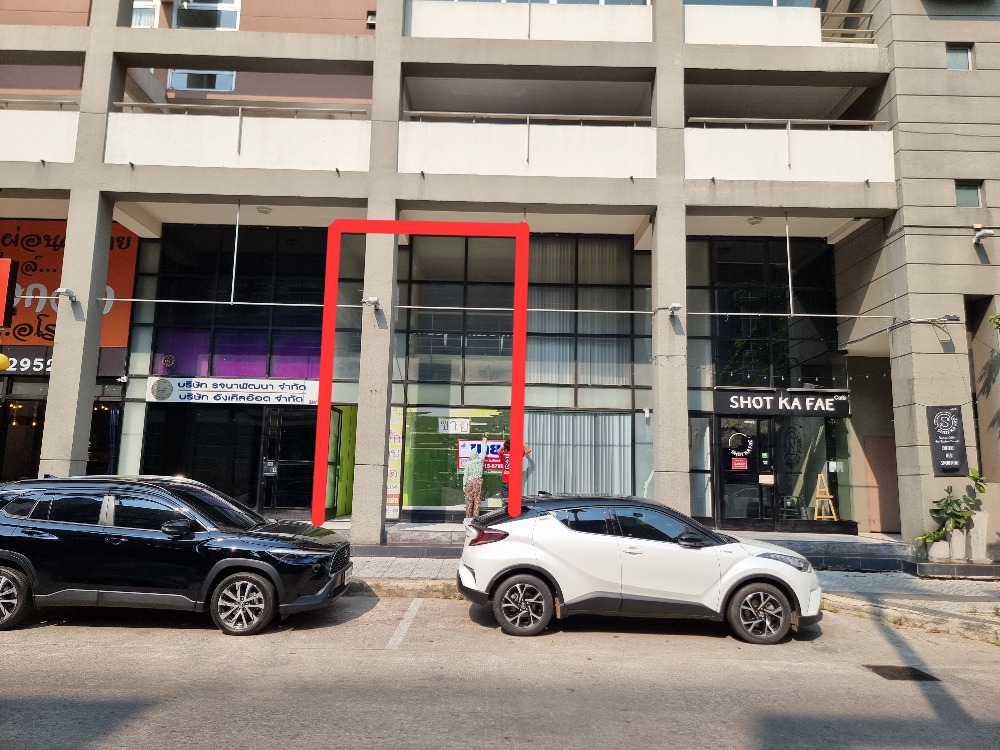 For SaleShop HouseChaengwatana, Muangthong : Shop room for sale on Bont Street Road, Muang Thong Thani, Lake View Condominium (Victoria Building), size 93 sq m.