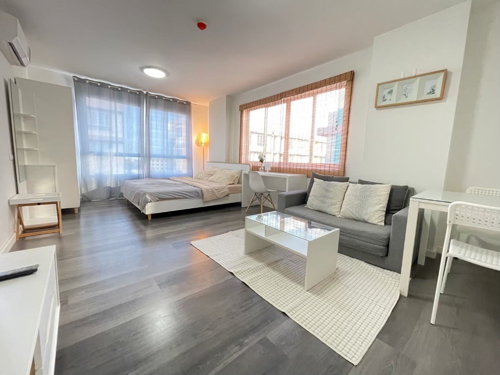 For RentCondoBangna, Bearing, Lasalle : Owner's post Urgent rental! Dcondo ABAC Bangna, Building E, front, corner room, beautiful, ready to move in, available 1 May 24.
