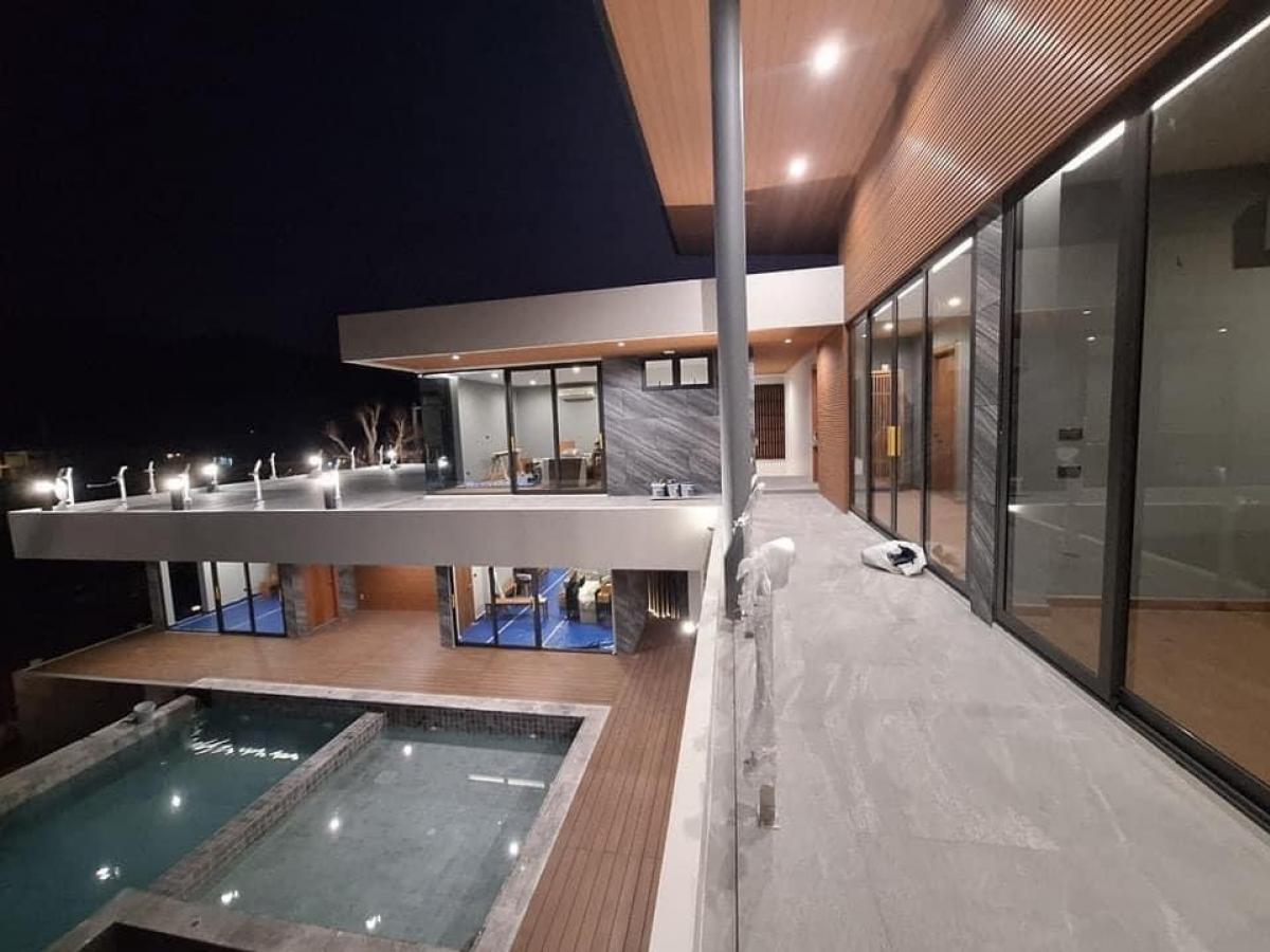 ขายบ้านปากช่อง เขาใหญ่ : 📢👇ขาย บ้านเพิ่งสร้างเสร็จใหม่  (เมษายน 67) วิวเขา 360 องศา พร้อมสระว่ายน้ำ ระบบเกลือ ตั้งอยู่ในพื้นที่ ที่อากาศดี ตลอดปี (กุดคล้า) บ้านหลังใหญ่ พื้นที่ใหญ่ ตกแต่งครบ พร้อมเข้าอยู่