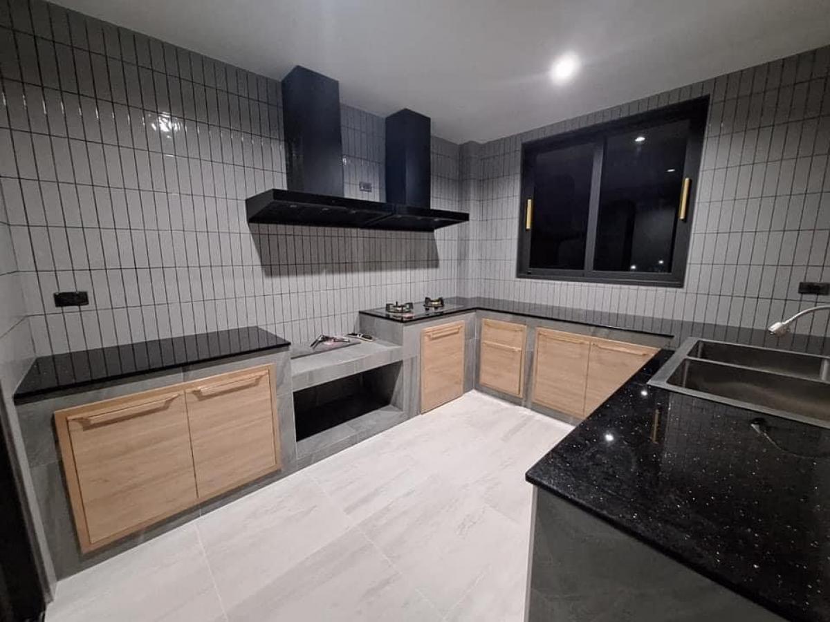 ขายบ้านปากช่อง เขาใหญ่ : 📢👇ขาย บ้านเพิ่งสร้างเสร็จใหม่  (เมษายน 67) วิวเขา 360 องศา พร้อมสระว่ายน้ำ ระบบเกลือ ตั้งอยู่ในพื้นที่ ที่อากาศดี ตลอดปี (กุดคล้า) บ้านหลังใหญ่ พื้นที่ใหญ่ ตกแต่งครบ พร้อมเข้าอยู่