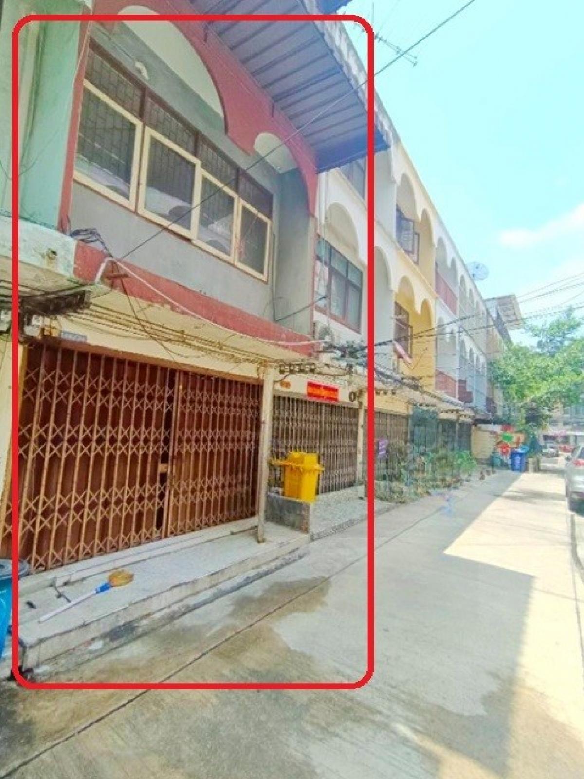 For RentTownhomeRatchathewi,Phayathai : ARL Ratchaprarop 18-24 House for rent 3-story commercial building BTS Victory Monument Pratunam Din
