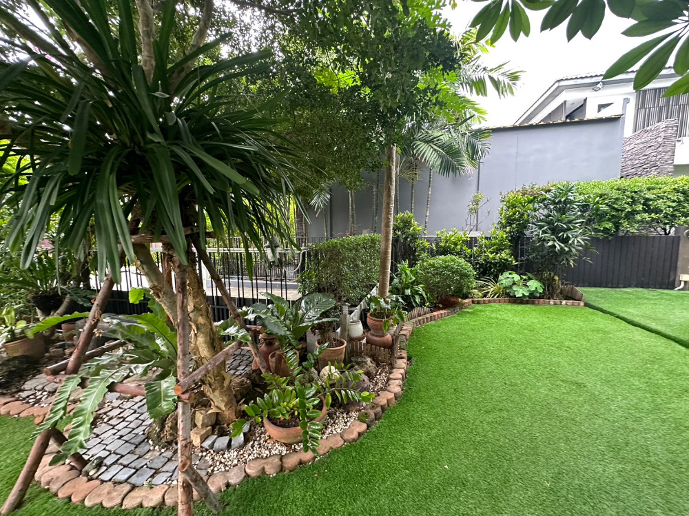 ขายบ้านพัฒนาการ ศรีนครินทร์ : บ้านเดี่ยวหลังใหญ่ บนถนนกรุงเทพกรีฑา ซอย 7