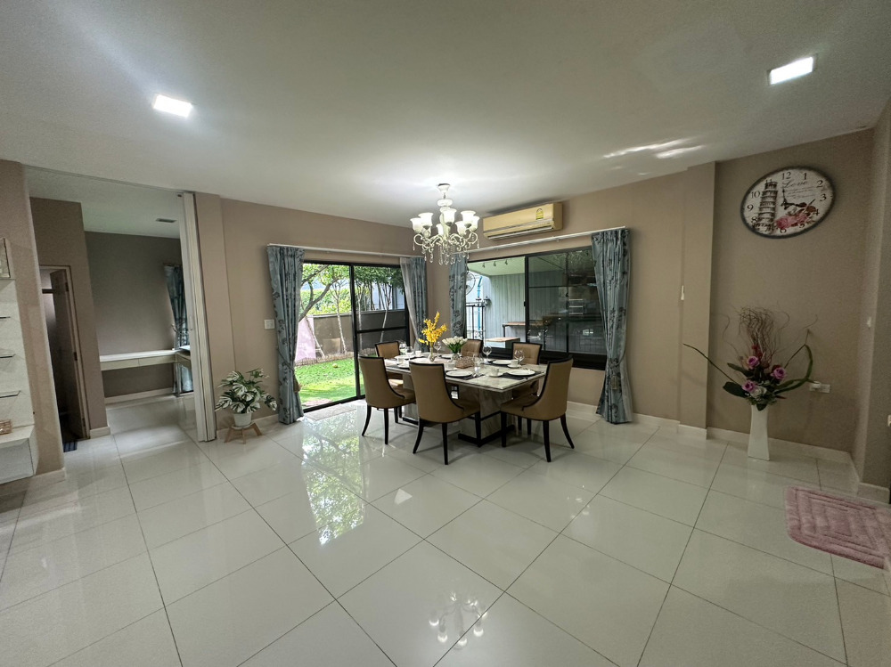 ขายบ้านพัฒนาการ ศรีนครินทร์ : บ้านเดี่ยวหลังใหญ่ บนถนนกรุงเทพกรีฑา ซอย 7