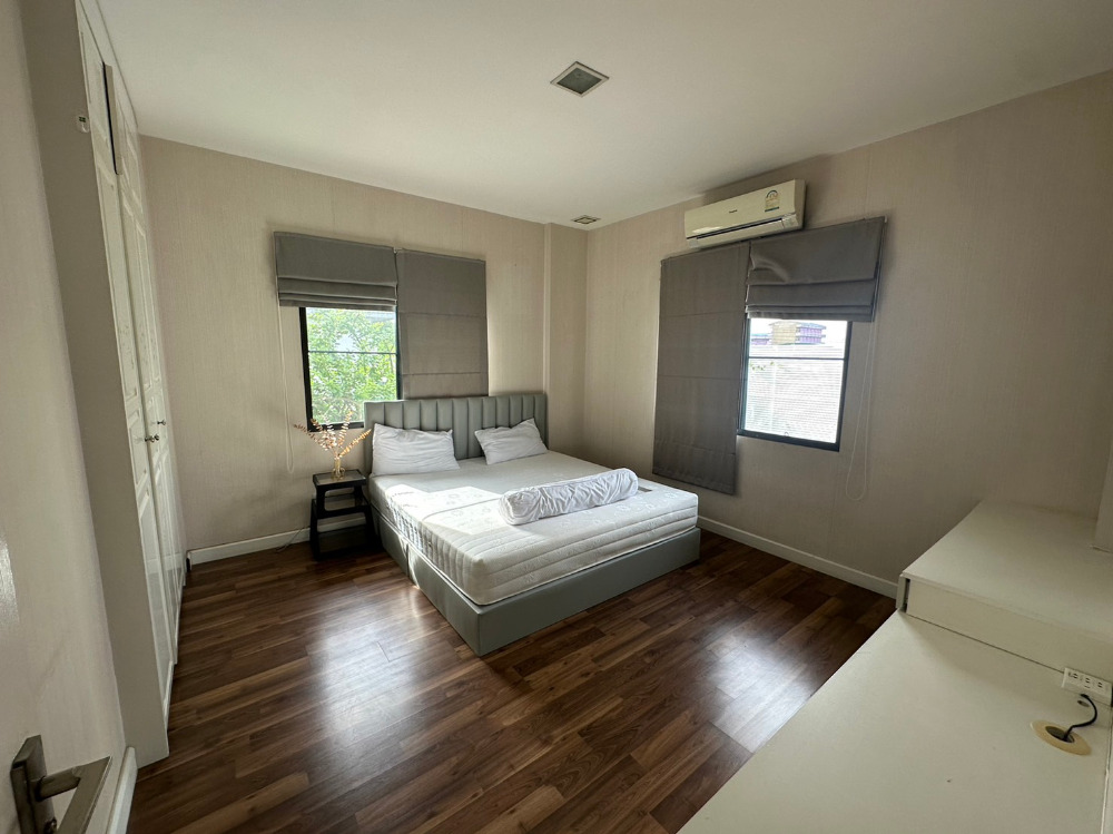 ขายบ้านพัฒนาการ ศรีนครินทร์ : บ้านเดี่ยวหลังใหญ่ บนถนนกรุงเทพกรีฑา ซอย 7