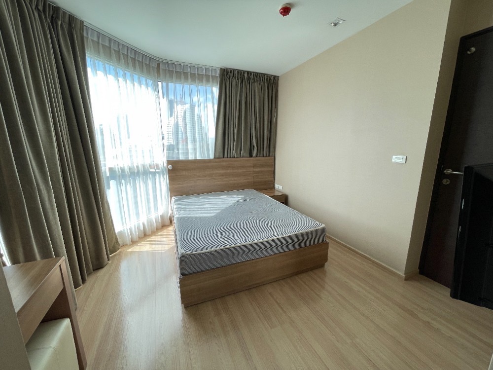 ให้เช่าคอนโดสาทร นราธิวาส : ให้เช่า✨Rhythm Sathorn✨ ห้องสวยวิวสาทร สะพานตากสิน เฟอร์นิเจอร์และเครื่องใช้ไฟฟ้าครบ ใกล้ BTS สะพานตากสิน