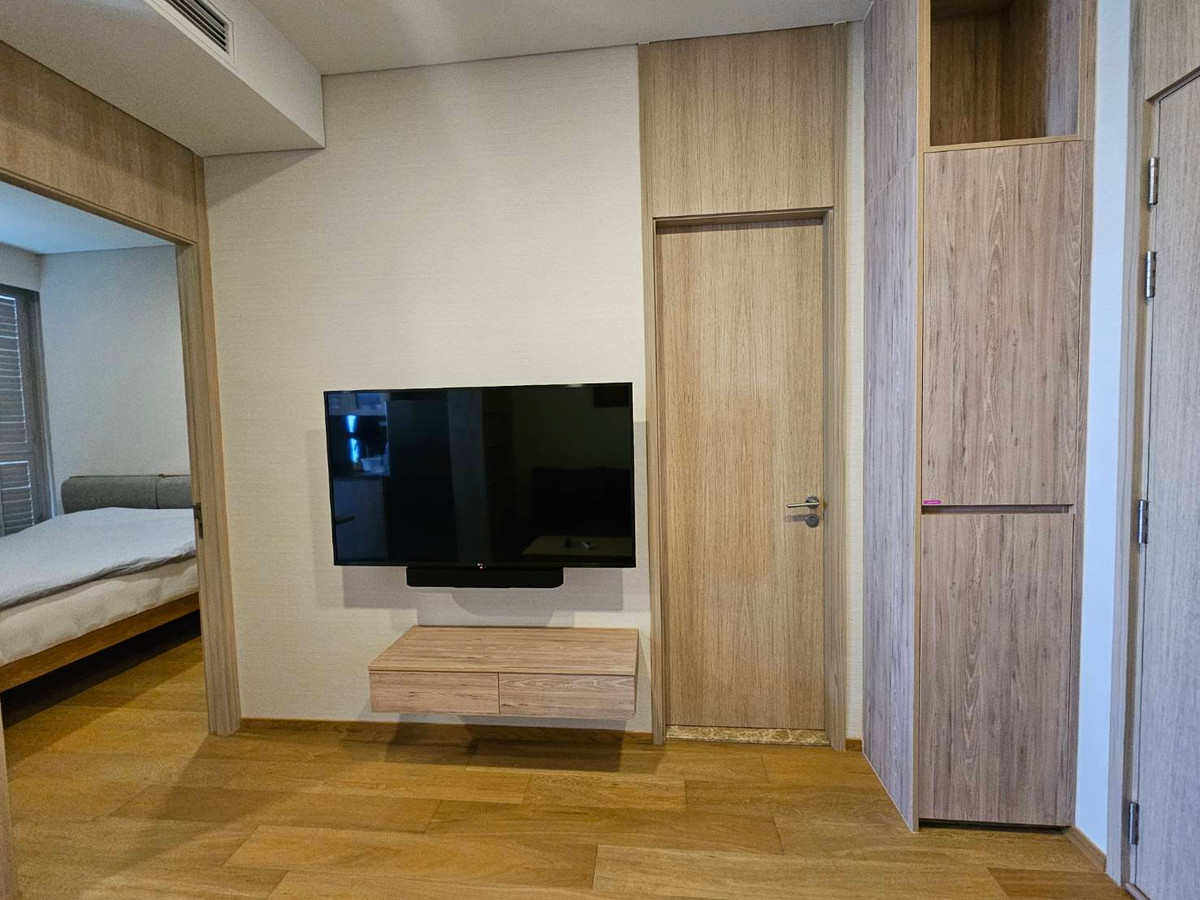 ให้เช่าคอนโดสุขุมวิท อโศก ทองหล่อ : ห้องใหม่ ไม่เคยปล่อยเช่าเลย มีเเม่บ้านดูเเลห้องอย่างดี ห้องสวย วิวสวย เช่า 1 ห้องนอน 1 ห้องน้ำ ไซมิส เอ็กซ์คลูซีพ สุขุมวิท 42