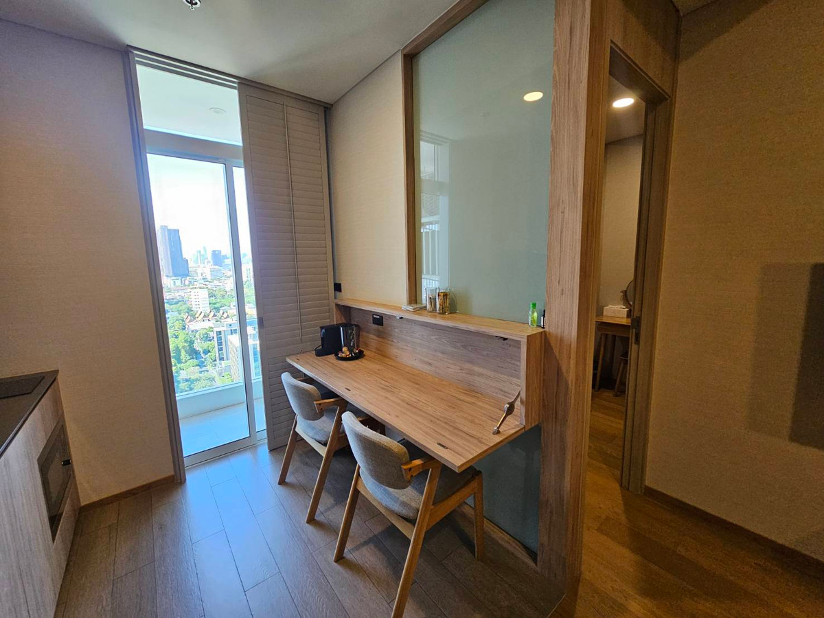 ให้เช่าคอนโดสุขุมวิท อโศก ทองหล่อ : ห้องใหม่ ไม่เคยปล่อยเช่าเลย มีเเม่บ้านดูเเลห้องอย่างดี ห้องสวย วิวสวย เช่า 1 ห้องนอน 1 ห้องน้ำ ไซมิส เอ็กซ์คลูซีพ สุขุมวิท 42