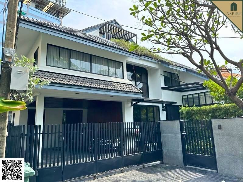 For RentHouseSukhumvit, Asoke, Thonglor : [For Rent] The Noble House, 2-Storey, Thonglor 25, Private Swimming Pool, Pet-Friendly