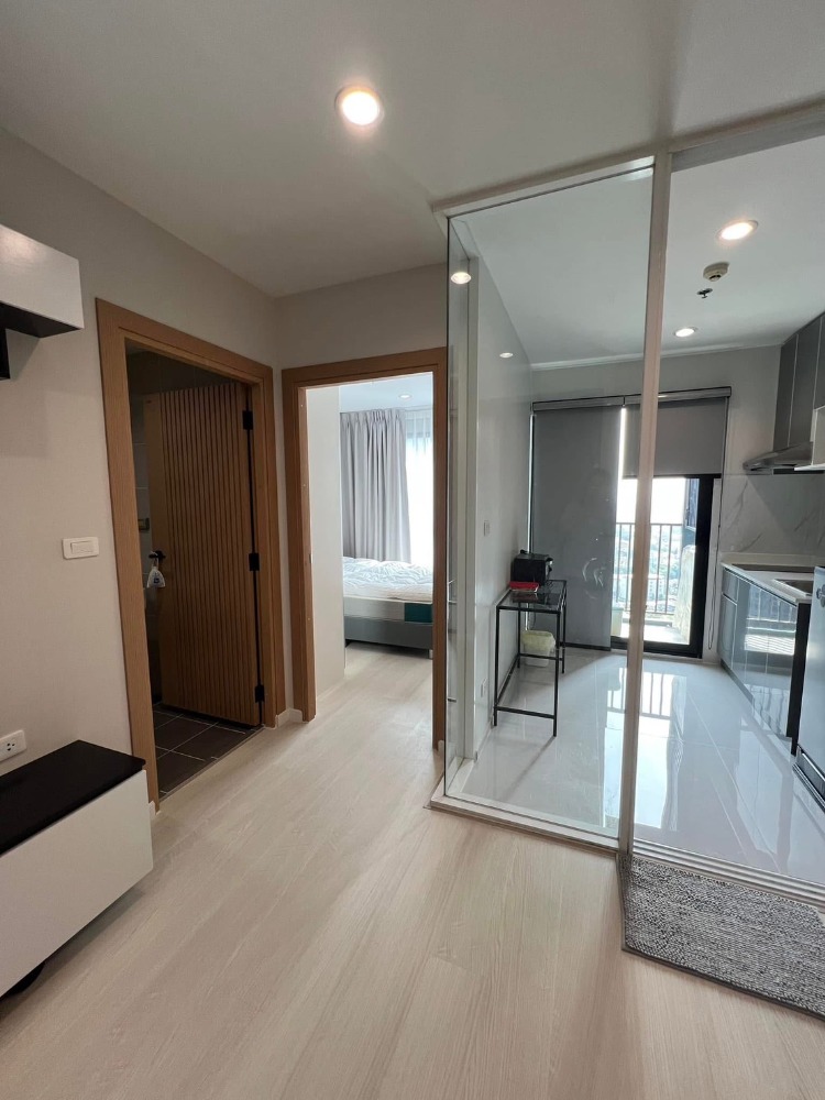 For RentCondoRama9, Petchburi, RCA : For rent: The Base Rama 9 - Ramkhamhaeng Line: @glorious1 (with @) For more information, add Line.