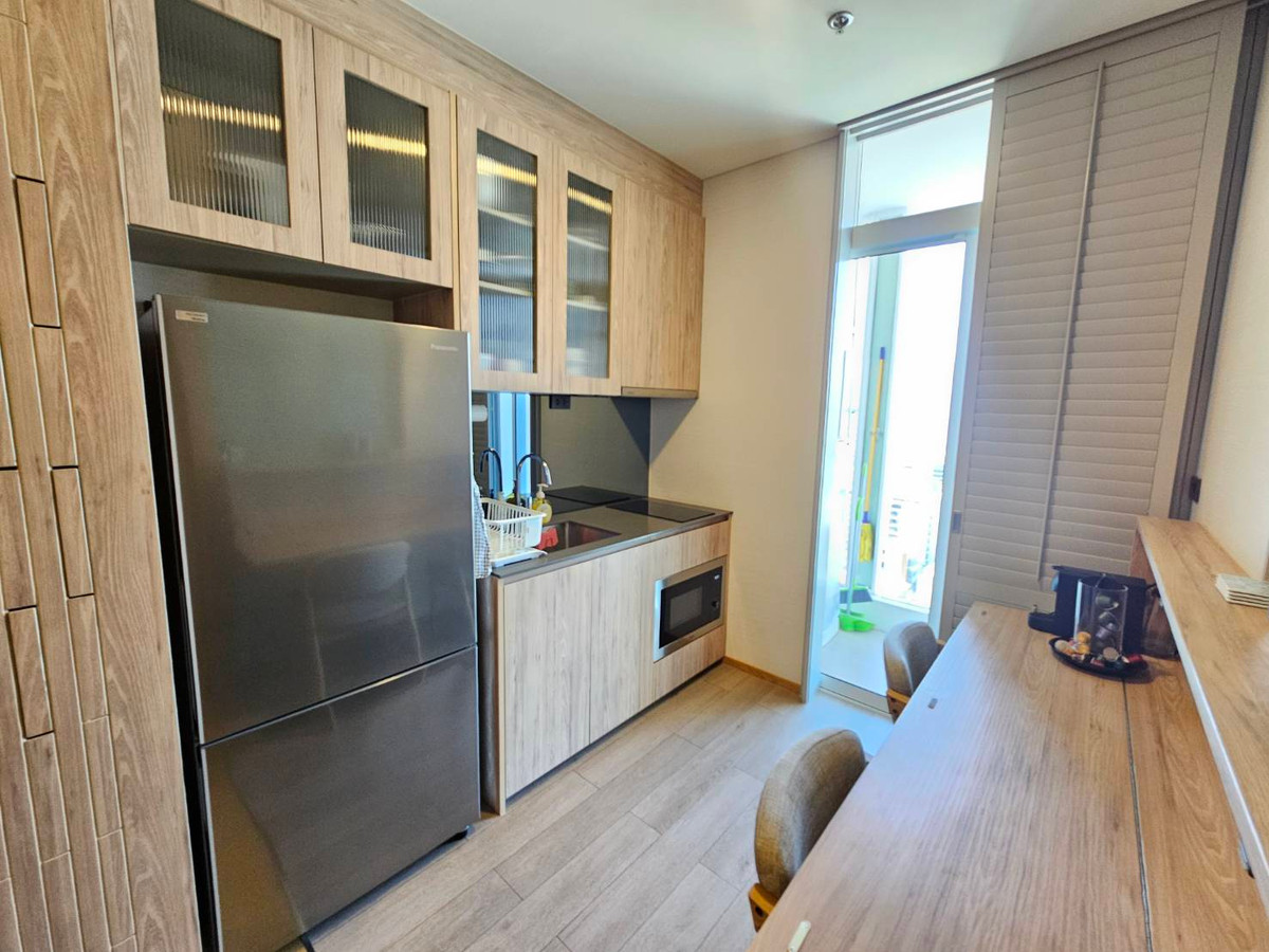 ให้เช่าคอนโดสุขุมวิท อโศก ทองหล่อ : ห้องใหม่ ไม่เคยปล่อยเช่าเลย มีเเม่บ้านดูเเลห้องอย่างดี ห้องสวย วิวสวย เช่า 1 ห้องนอน 1 ห้องน้ำ ไซมิส เอ็กซ์คลูซีพ สุขุมวิท 42