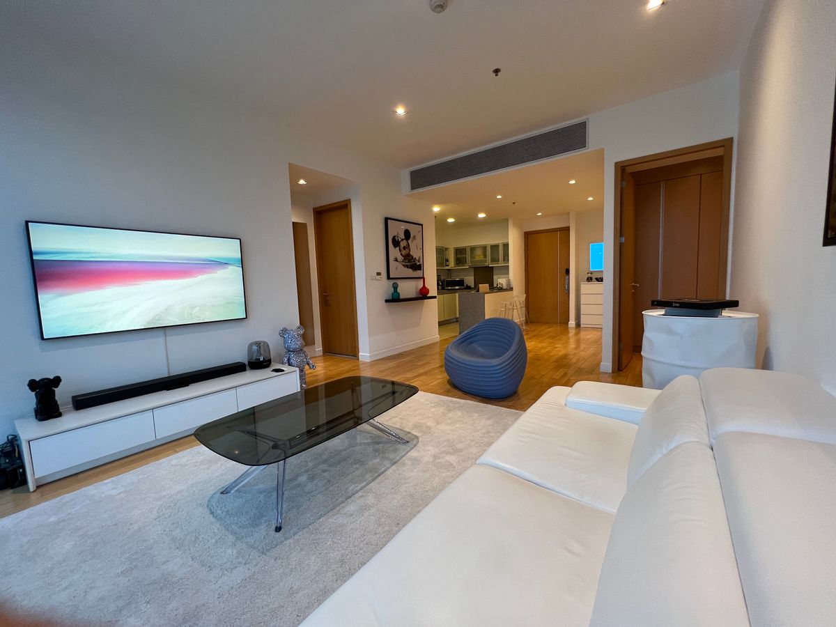 ขายคอนโดสุขุมวิท อโศก ทองหล่อ : Luxury Apartment Near BTS For Sale Millennium Residence @ Sukhumvit