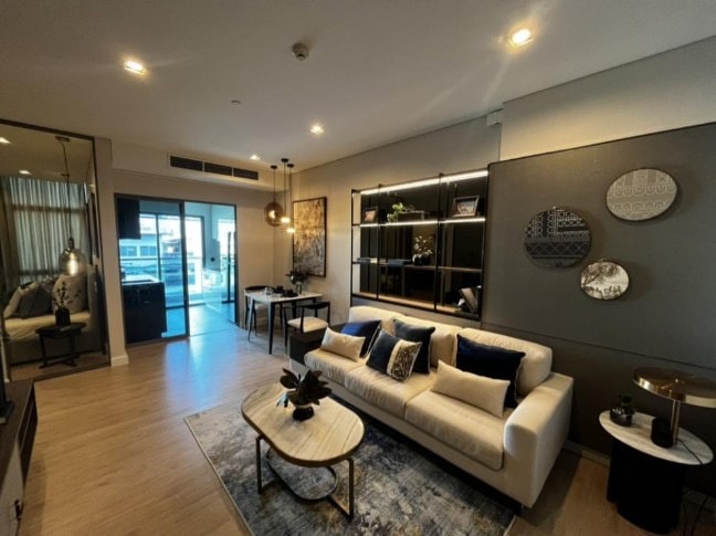 For SaleCondoSathorn, Narathiwat : S-TRJK101  The Room Charoen Krung 30, 6th floor, city view, 54.2 sq m., 1 bedroom, 1 bathroom, 9.3 million. 064-959-8900