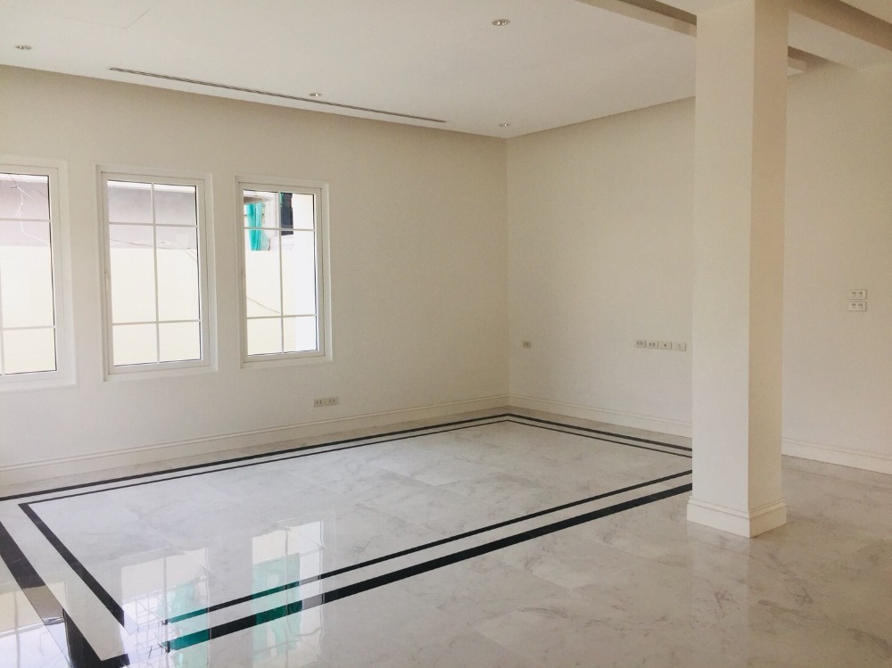 ขายบ้านอารีย์ อนุสาวรีย์ : บ้านเดี่ยวซอยอารีย์ 5 ห้องนอนสร้างใหม่