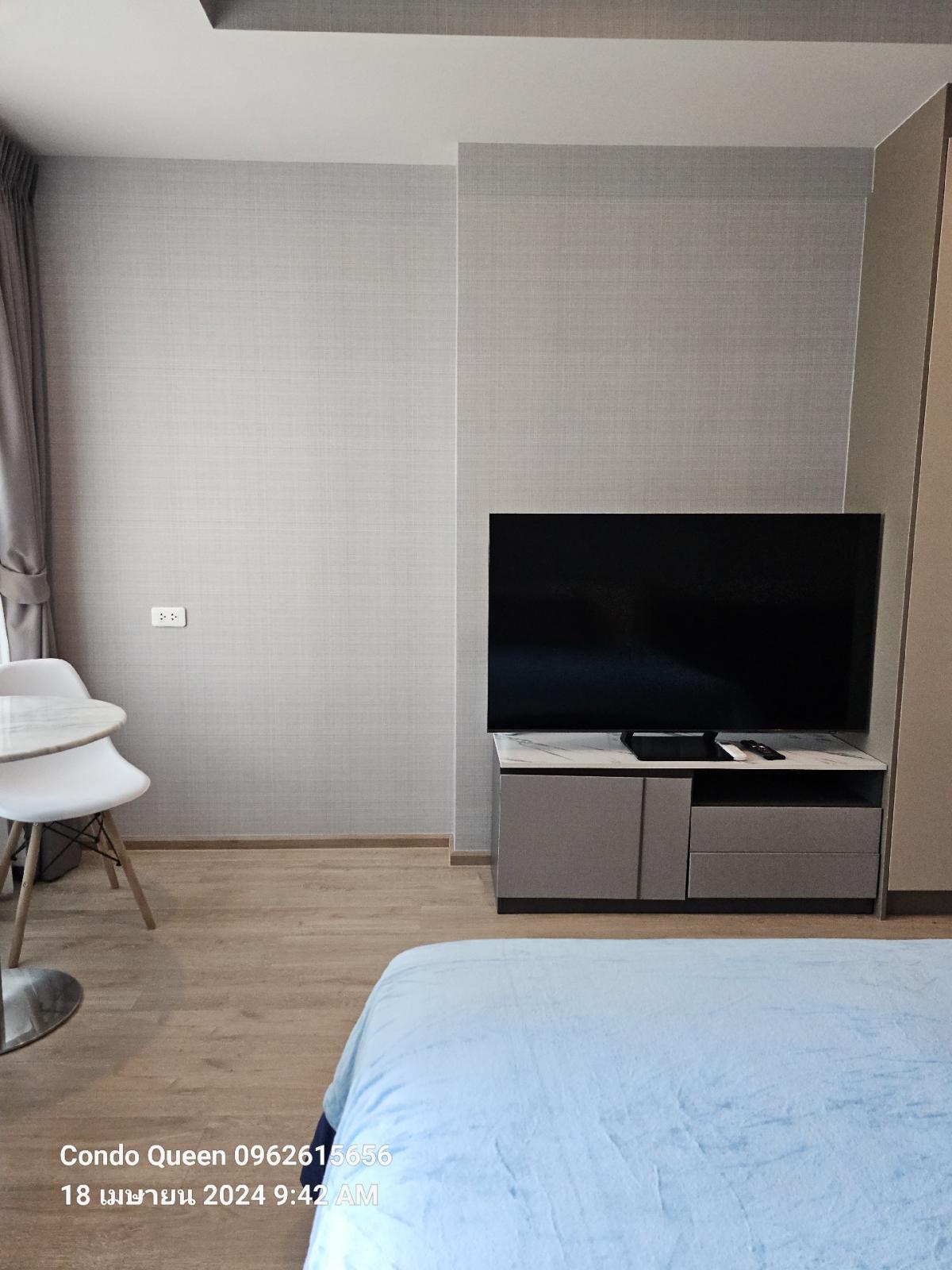 ให้เช่าคอนโดพระราม 9 เพชรบุรีตัดใหม่ RCA : Condo for RENT ** Ideo Rama 9 -Asoke  ห้องกว้าง 27 ตรม.  พร้อมอยู่@16,000  ห้องจริงพร้อมให้เข้าชมค่ะ โทรเลย  0962615656ห้องกว้าง 27 ตรม.   พร้อมอยู่ Location : Rama 9Rental Price : 16,000 BahtCondominium near MRT : Rama 9 StationCondominium Unit Size : 27