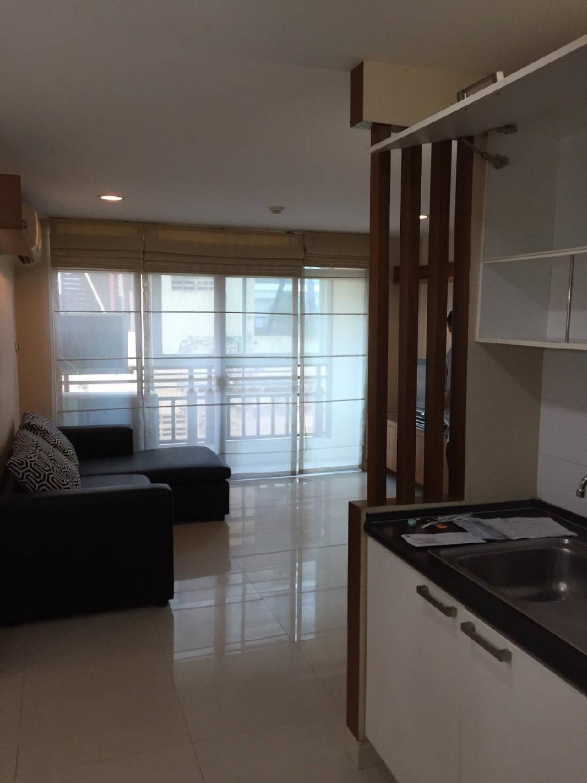 For RentCondoSilom, Saladaeng, Bangrak : 🍒Pabhada Silom Condo Pan Wat Khaek Road Accessible from two sides, Silom Road side and Sathorn Road side. Near Surasak BTS Skytrain