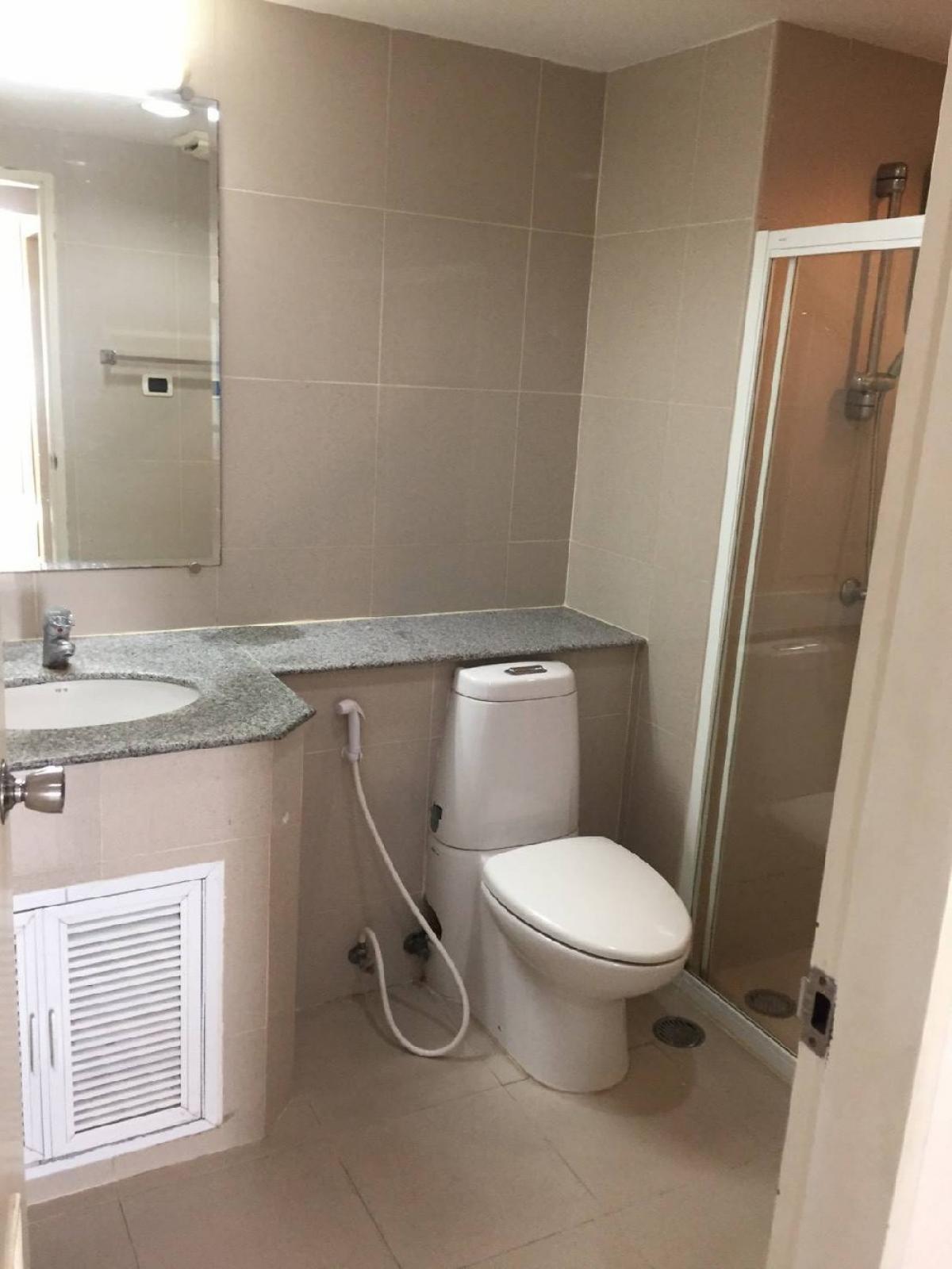 For RentCondoSilom, Saladaeng, Bangrak : 🍒Pabhada Silom Condo Pan Wat Khaek Road Accessible from two sides, Silom Road side and Sathorn Road side. Near Surasak BTS Skytrain