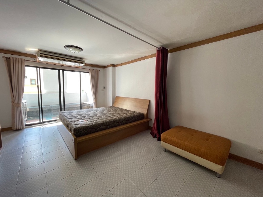 For RentCondoChaengwatana, Muangthong : For rent, 1 bedroom, Champs Elysees Condo, Tiwanon, near Luxor Hotel A218 (not Srisamarn Should have a personal car or motorcycle)