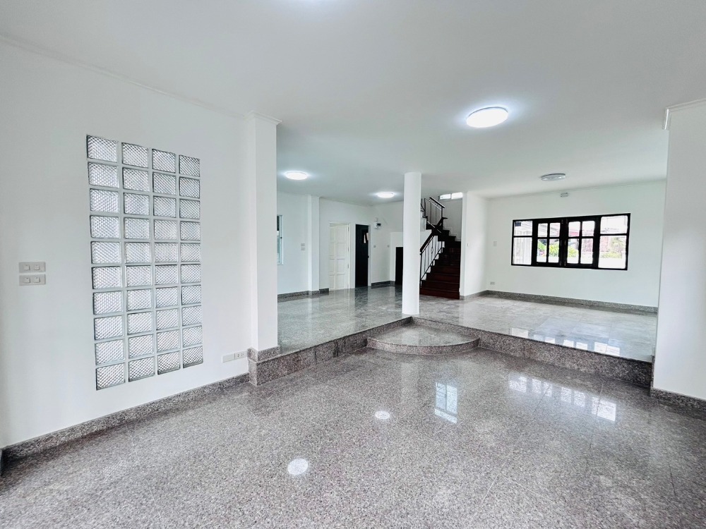 For SaleHousePathum Thani,Rangsit, Thammasat : Single house for sale, newly renovated, ready to move in.