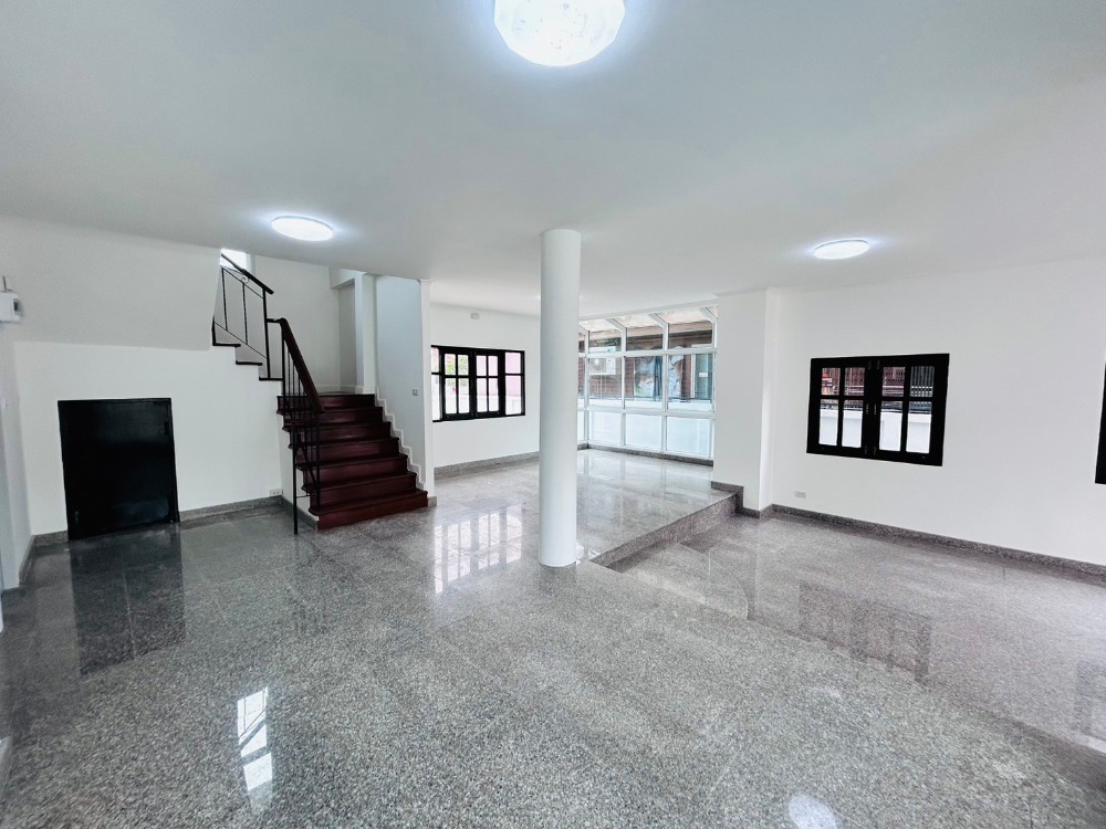 For SaleHousePathum Thani,Rangsit, Thammasat : Single house for sale, newly renovated, ready to move in.