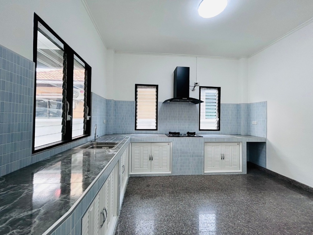 For SaleHousePathum Thani,Rangsit, Thammasat : Single house for sale, newly renovated, ready to move in.