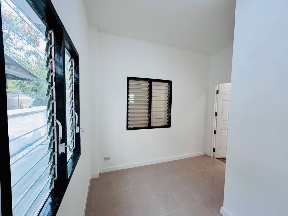 For SaleHousePathum Thani,Rangsit, Thammasat : Single house for sale, newly renovated, ready to move in.