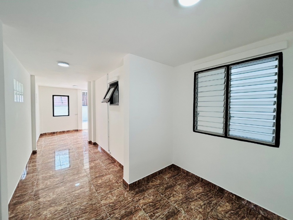 For SaleHousePathum Thani,Rangsit, Thammasat : Single house for sale, newly renovated, ready to move in.