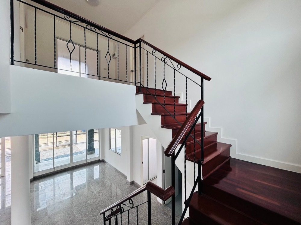 For SaleHousePathum Thani,Rangsit, Thammasat : Single house for sale, newly renovated, ready to move in.