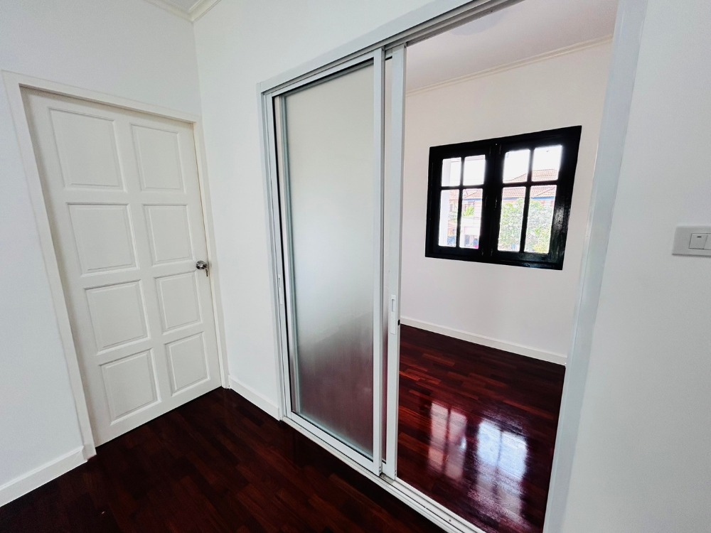 For SaleHousePathum Thani,Rangsit, Thammasat : Single house for sale, newly renovated, ready to move in.