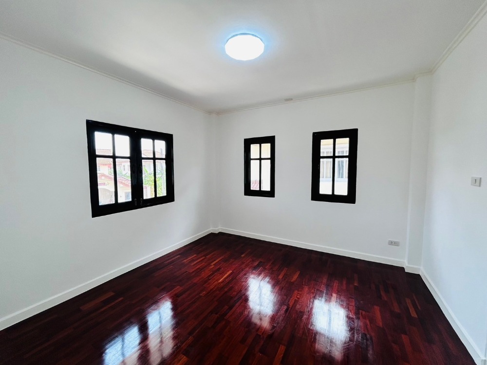 For SaleHousePathum Thani,Rangsit, Thammasat : Single house for sale, newly renovated, ready to move in.