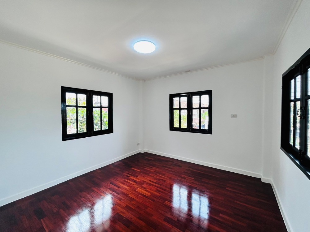 For SaleHousePathum Thani,Rangsit, Thammasat : Single house for sale, newly renovated, ready to move in.