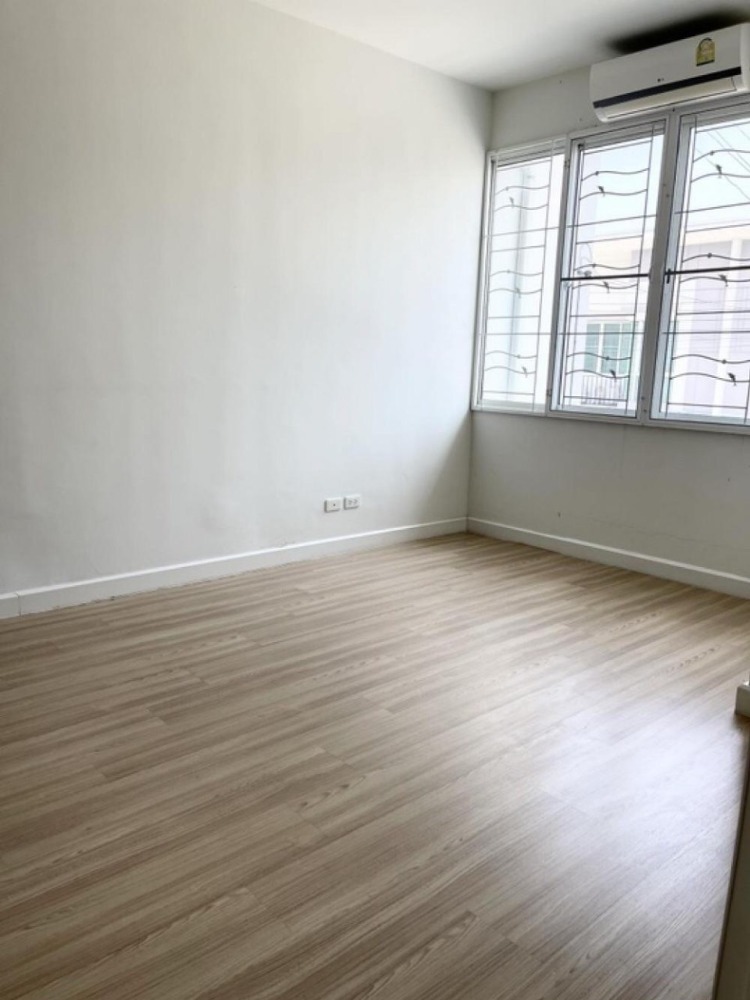 ขายทาวน์โฮมนวมินทร์ รามอินทรา : S-BSVR101 ขาย ทาวน์โฮมหมู่บ้านเบล็ส วิลล์ รามอินทรา 117 2ชั้น ทิศใต้ พื้นที่ 19.30ตร.ว. 3นอน 2น้ำ 2.49ล้าน 064-959-8900