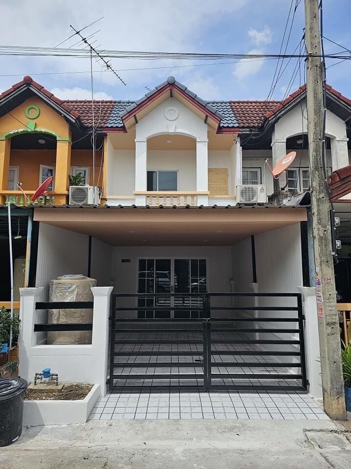 For SaleHouseNawamin, Ramindra : S-THART101 Townhouse for sale, Arunthon Village, Sukhapiban 5, Soi 45, 2 floors, east side, area 17 sq w., usable area approximately 136 sq m., 2 bedrooms, 2 bathrooms, 1.99 million 064-959-8900