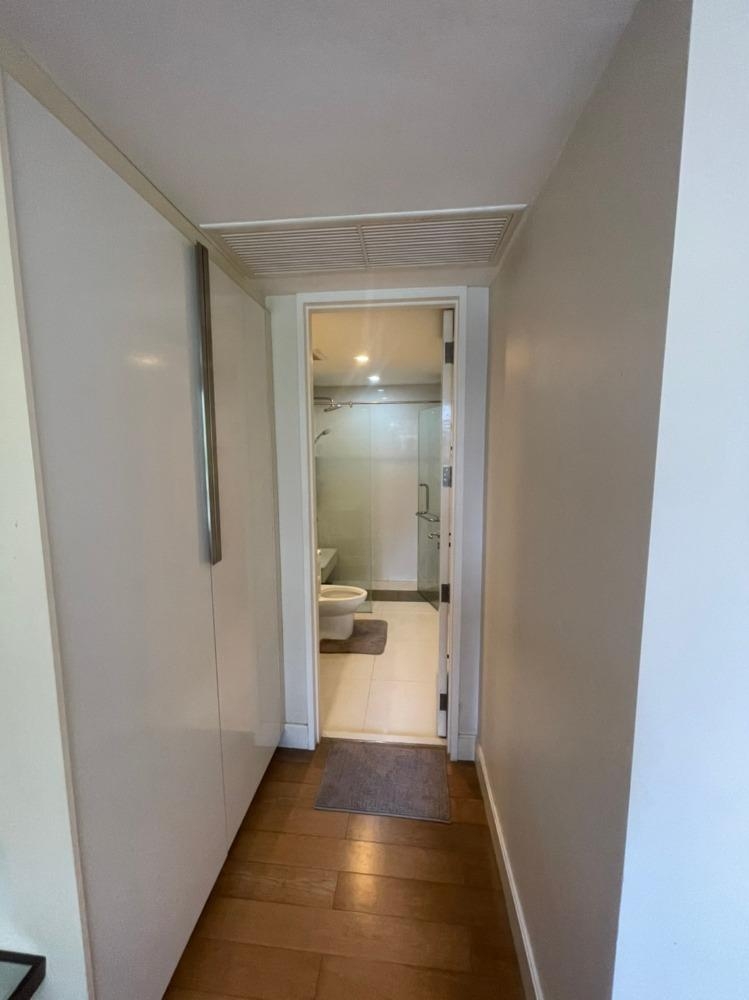 ขายคอนโดสาทร นราธิวาส : S-CLZS101  ขายคอนโด โคเรสซิโอ สาทร–พิพัฒน์, ชั้น 4 วิวเมือง 41 ตรม. 1นอน 1น้ำ 4.4 ล้าน  064-959-8900