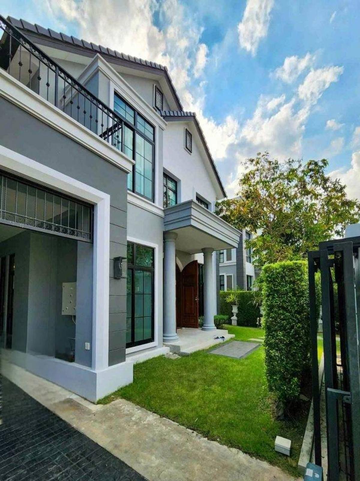 For RentHousePattanakan, Srinakarin : ⛳ 2 storey house for rent, very beautiful, new house, never lived at The Pallazzo Srinakarin behind Paradise Mall
