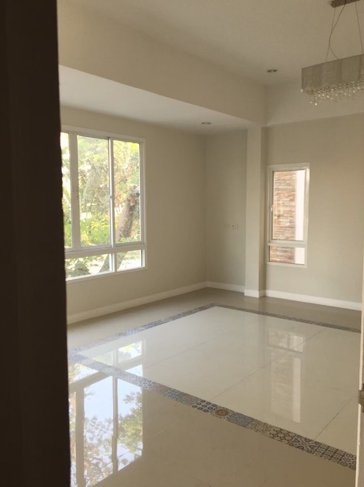 For SaleTownhomeLadprao101, Happy Land, The Mall Bang Kapi : S-LAD01  Townhome for sale, Ladprao 110, size 50 sqw, 3-storey, east, usable area 200 sqm, 6 bed 5 bath, 12 million. 064-959-8900